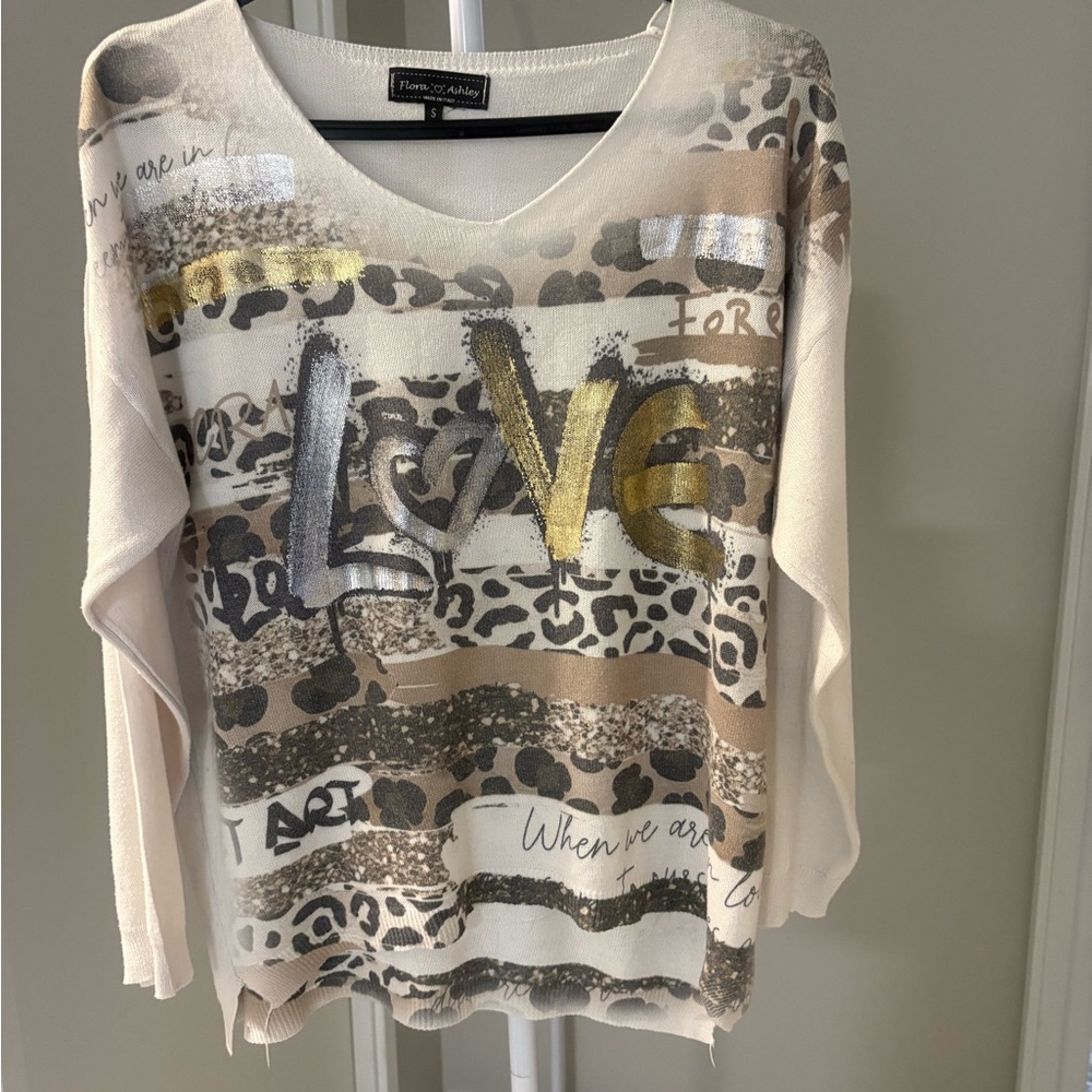Women's Cream and Gold Graphic Long Sleeve Top